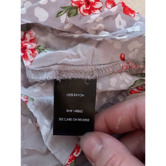 Torrid Harper gray floral leopard print 3/4 sleeve button woman’s size 10 medium - Picture 7 of 8